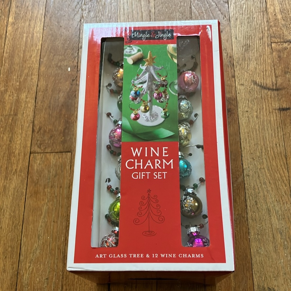 BNIB Christmas Wine Charm Gift Set